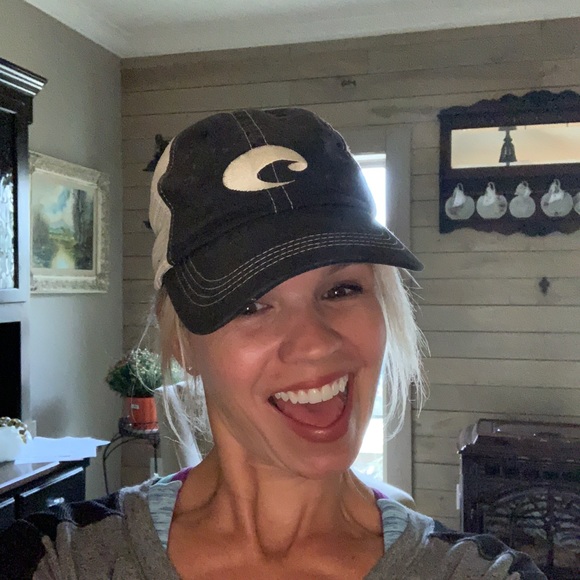 Profile Picture of Renee Wilhite (@renangels11) on Poshmark
