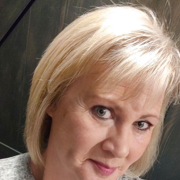 Profile Picture of Michelle Vladova (@supermom63385) on Poshmark