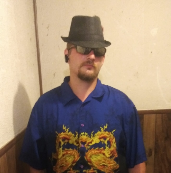 Profile Picture of Michael Riggles (@mriggles1) on Poshmark