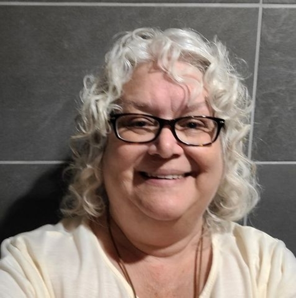 Profile Picture of Kim Orton-lewis (@kkol1) on Poshmark