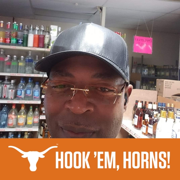 Profile Picture of Donnell Penson (@donnellpenson) on Poshmark