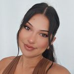 Profile Picture of Alexandra Scott (@howthetablesturngolden) on Instagram