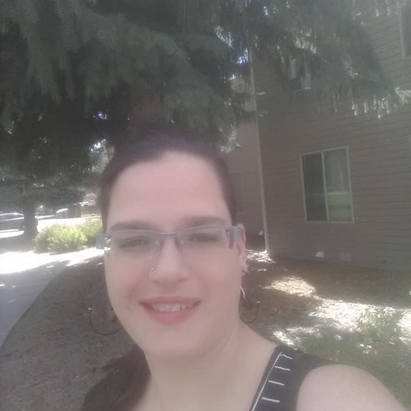 Profile Picture of Trista Buskohl (@smokinwyld430) on Poshmark