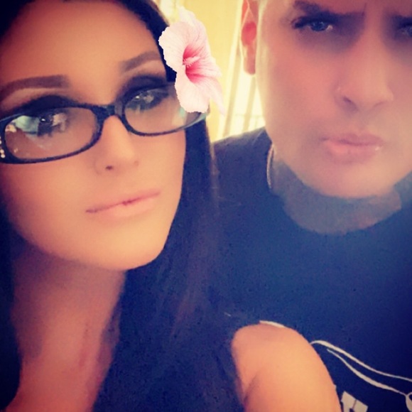 Profile Picture of Carly Echard (@carlyann000) on Poshmark