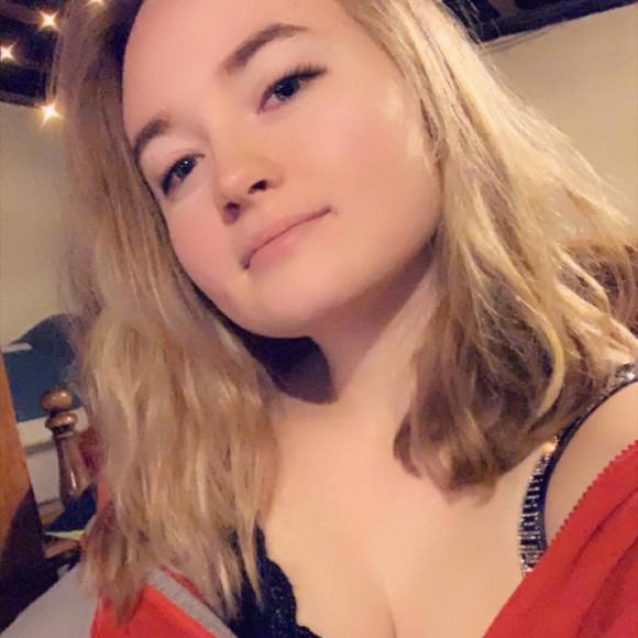 Profile Picture of Sarah Peppler (@pepplersarah18) on Poshmark