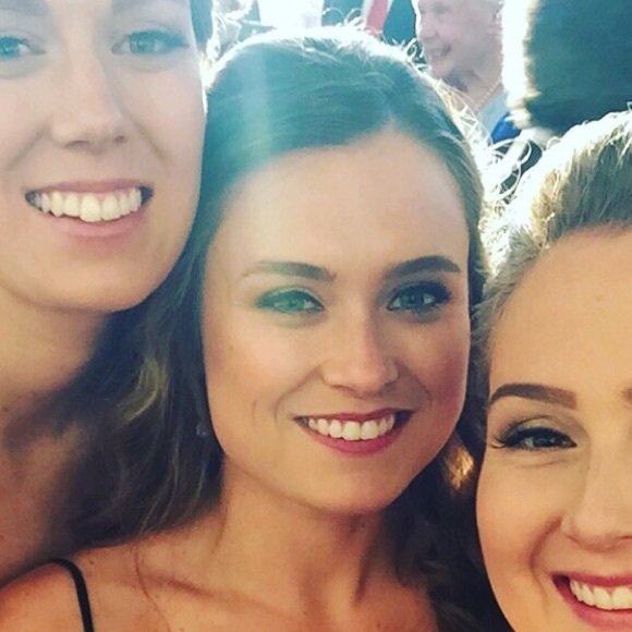 Profile Picture of Olivia Farnham (@ofarnham) on Poshmark