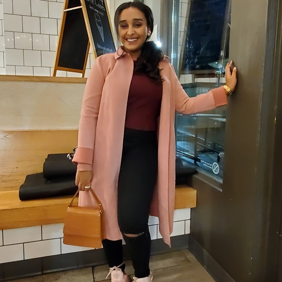 Profile Picture of Saron Giday (@sarongiday) on Poshmark