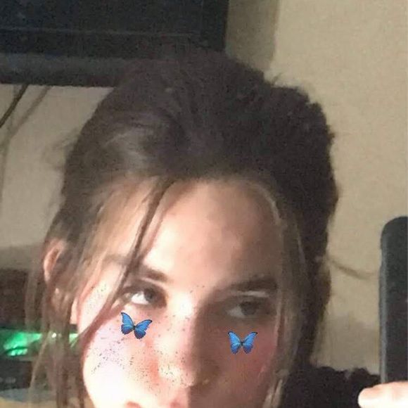 Profile Picture of Ella Esko (@ellaesko) on Poshmark