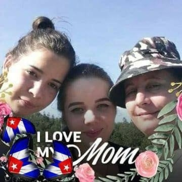 Profile Picture of Mirian Guzman (@mirian_guzman) on Poshmark