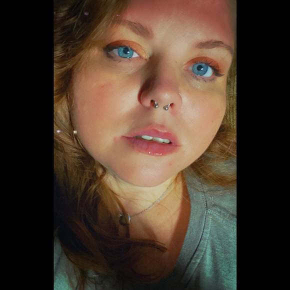 Profile Picture of Crystal Kulp (@crystal_kulp) on Poshmark