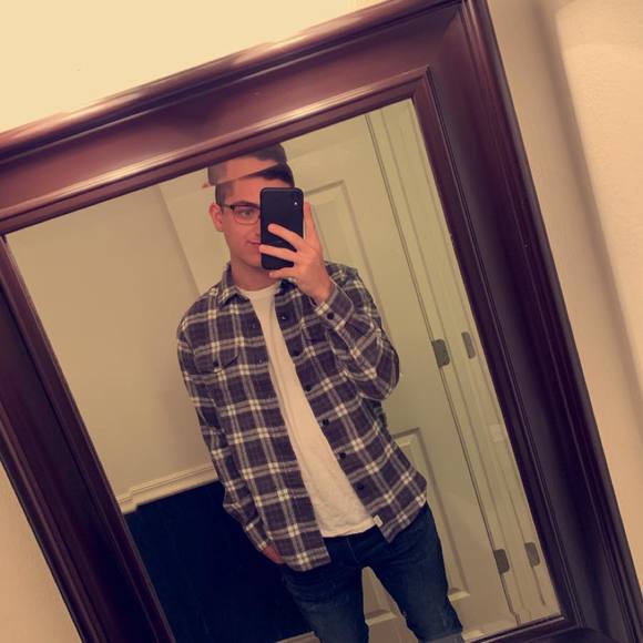 Profile Picture of Gavin Bryant (@jgbryant_) on Poshmark