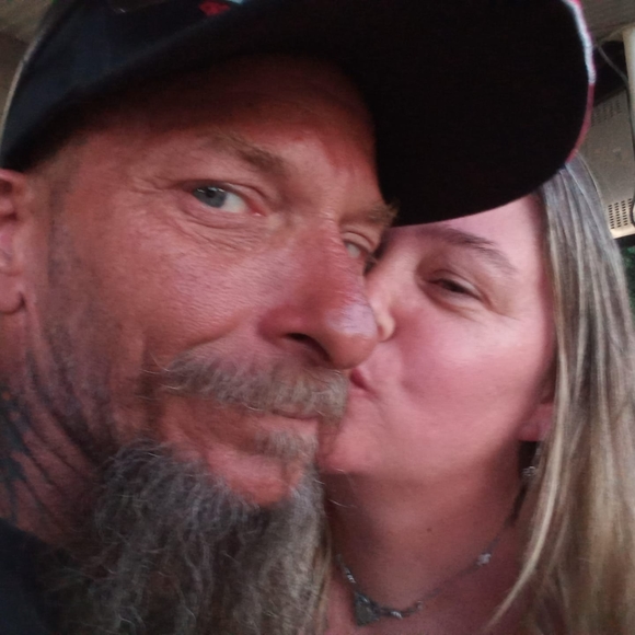 Profile Picture of Stephanie Spaulding (@stephaniespauld) on Poshmark