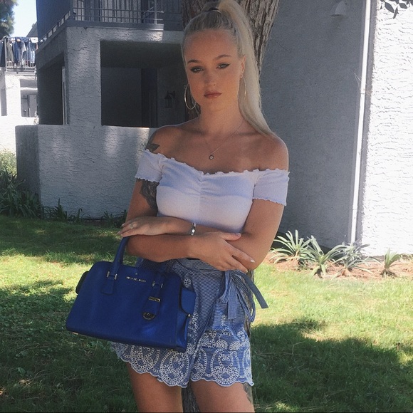 Profile Picture of Victoria Billett (@victoriabillett) on Poshmark