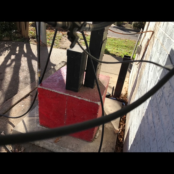 Profile Picture of Adrian Rucker (@adrianr5) on Poshmark