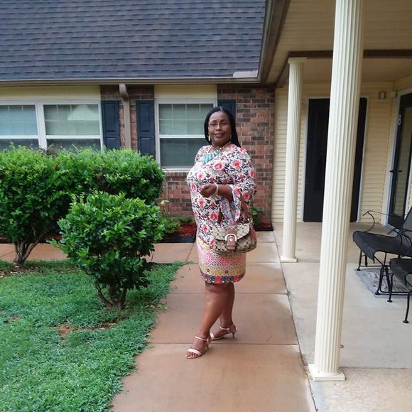 Profile Picture of Pam Kelly (@pamseals21) on Poshmark