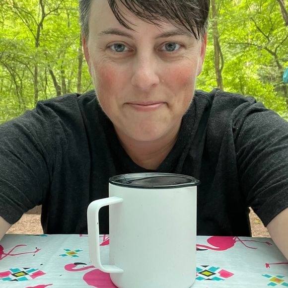 Profile Picture of Nichol Depoint (@nicholdepoint) on Poshmark