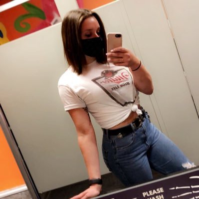 Profile Picture of Connie (@JuliaPieri1) on Twitter