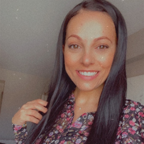 Profile Picture of Narmin Shahin (@shahinnarmin) on Poshmark