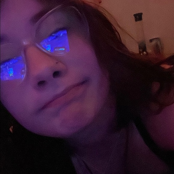 Profile Picture of Lexi Baswell (@lexibaswell) on Poshmark