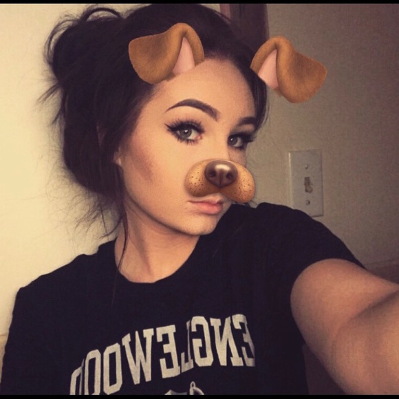 Profile Picture of Erin Petersen (@erinann127) on Poshmark