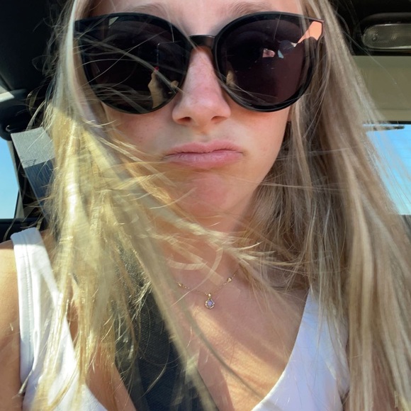 Profile Picture of Graicynn Achelpohl (@achelpohlg) on Poshmark