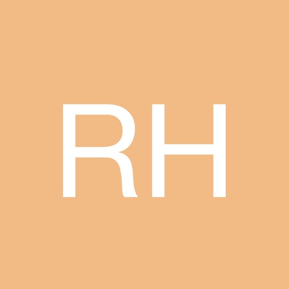 Profile Picture of Richard Hinton (@c27dwjj5xs2zs) on Poshmark