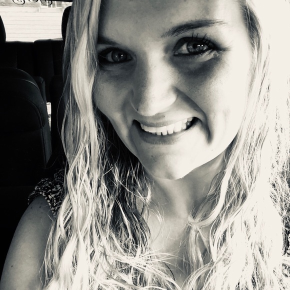 Profile Picture of Stefanie Cooley kennedy (@smcasb2015) on Poshmark