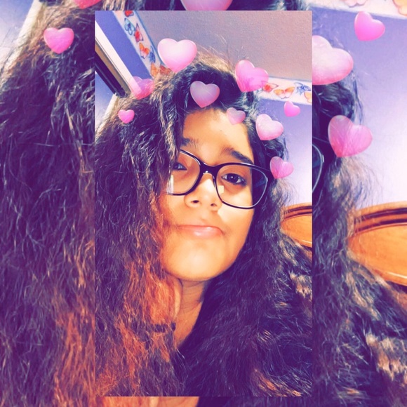 Profile Picture of Evelin Ramirez (@saucyevelin) on Poshmark