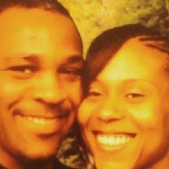 Profile Picture of Robert Cotton (@robertcotton647) on Poshmark