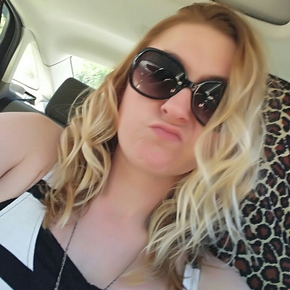 Profile Picture of Brandy Counts (@rachet541) on Poshmark