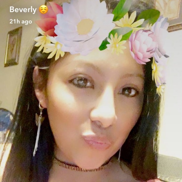 Profile Picture of Beverly Ramirez (@beverlyr93) on Poshmark