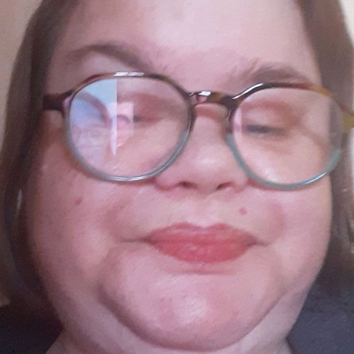 Lori L.E. SIMPSON - Tiktok Profile Picture of Lori L.E. SIMPSON (@lillorisimpson) on Tiktok