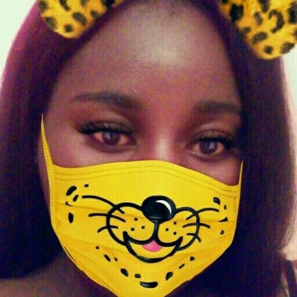 Profile Picture of Diamond Williams (@cyn45) on Poshmark