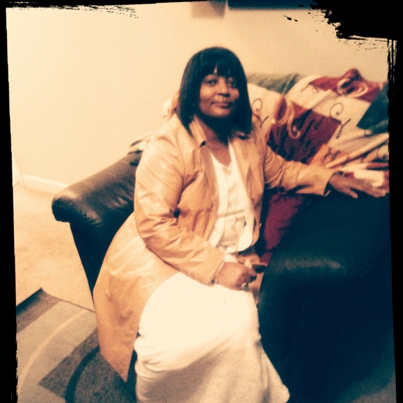 Profile Picture of Annette Brewington (@annettebrew) on Poshmark