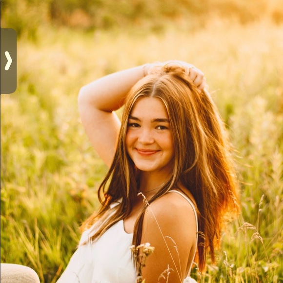 Profile Picture of Ava Thomas (@avathomass) on Poshmark