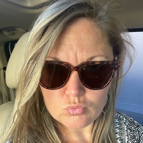Profile Picture of Allison Krumpe (@allisonkrumpe) on Poshmark
