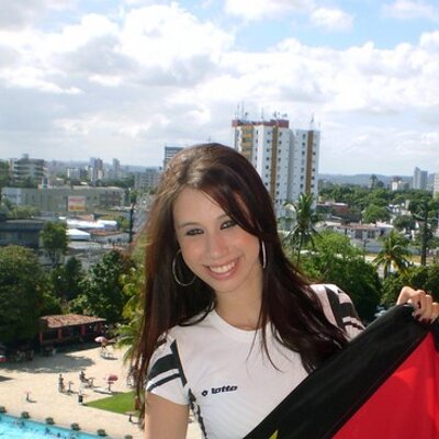 Profile Picture of Jacqueline Alves (@jacqueealves) on Twitter