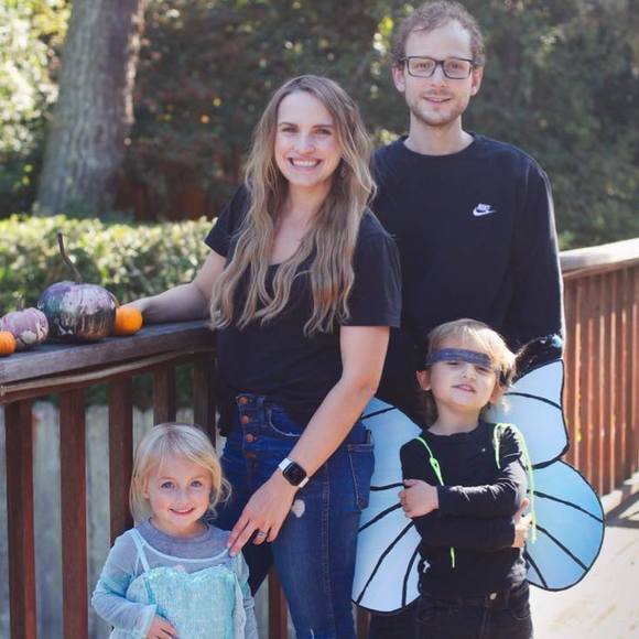 Stephanie Pass - Poshmark Profile Picture of Stephanie Pass (@stephanie_pass) on Poshmark