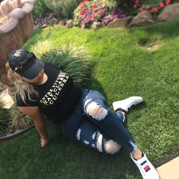 Profile Picture of M Hernandez (@mhernandez882) on Poshmark