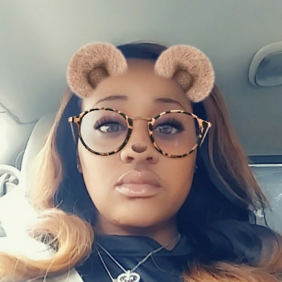 Profile Picture of Carrie Cloud (@carriekr) on Poshmark