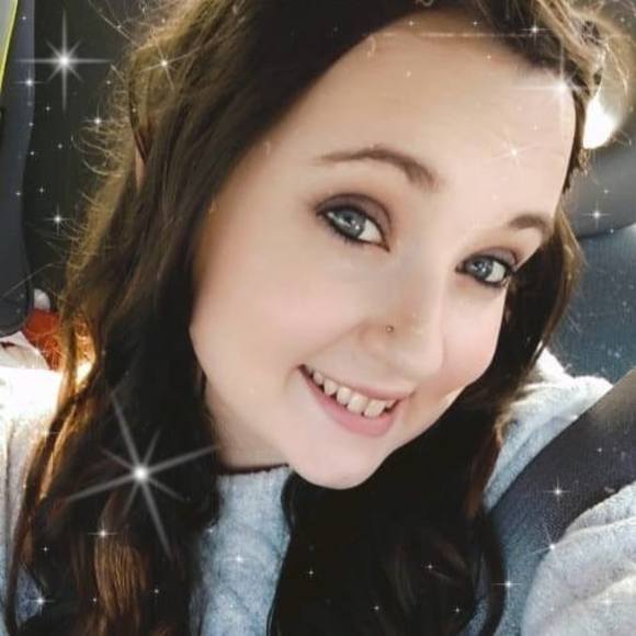 Profile Picture of Ariel Barnett (@arielbar777) on Poshmark