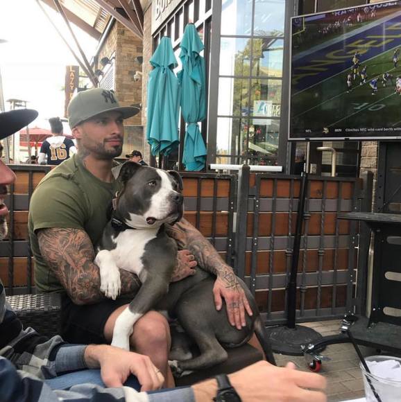 Profile Picture of Travis Perez (@traviep8) on Poshmark