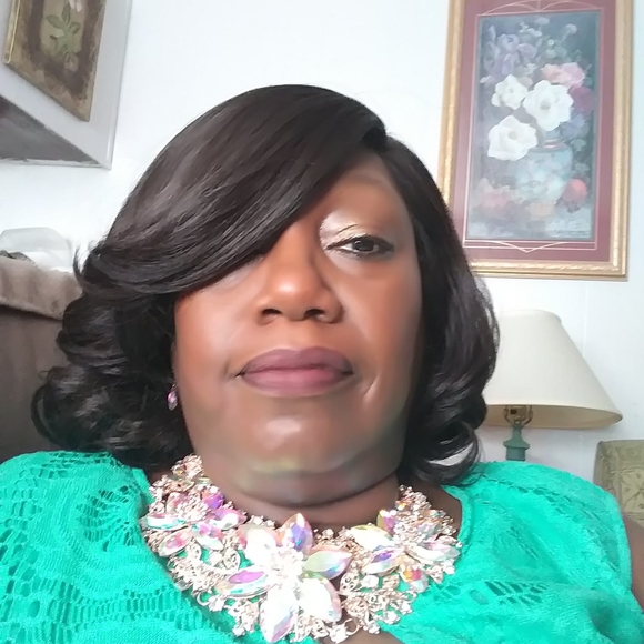 Profile Picture of Josephine Moore (@terrrain) on Poshmark