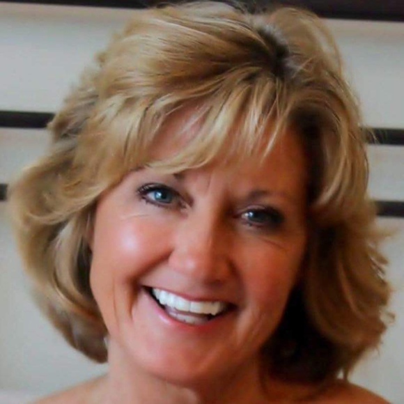 Profile Picture of Lisa Bramlage (@lordslittleone) on Poshmark