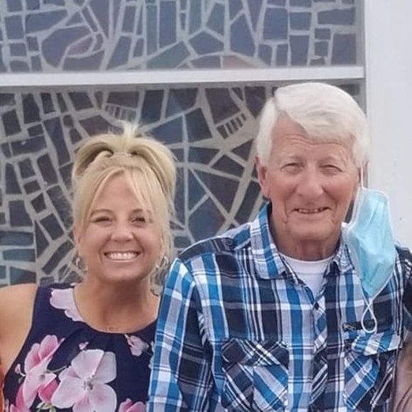 Profile Picture of Tracey Griser (@tracey_griser) on Poshmark