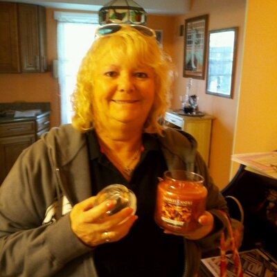 Profile Picture of Bunny Stewart (@imbunny4649) on Twitter