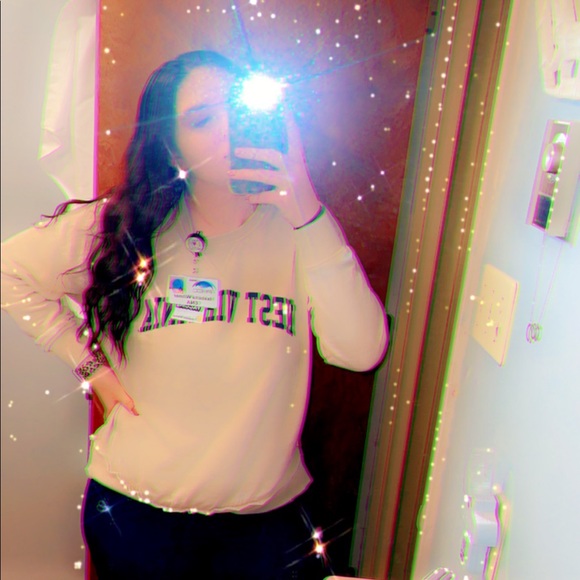 Profile Picture of Isabella Wilmer (@iwilmer) on Poshmark