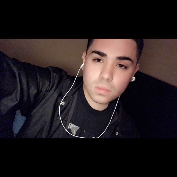 Profile Picture of Matthew Alvarez (@mattalexa) on Poshmark