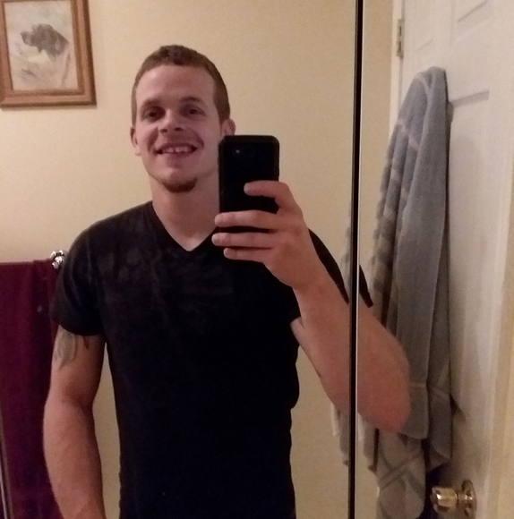 Profile Picture of Kenny Larsen (@kennylarsen) on Poshmark