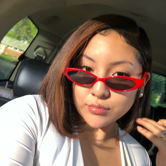 Profile Picture of Emily Barron (@trillxemilyy) on Poshmark